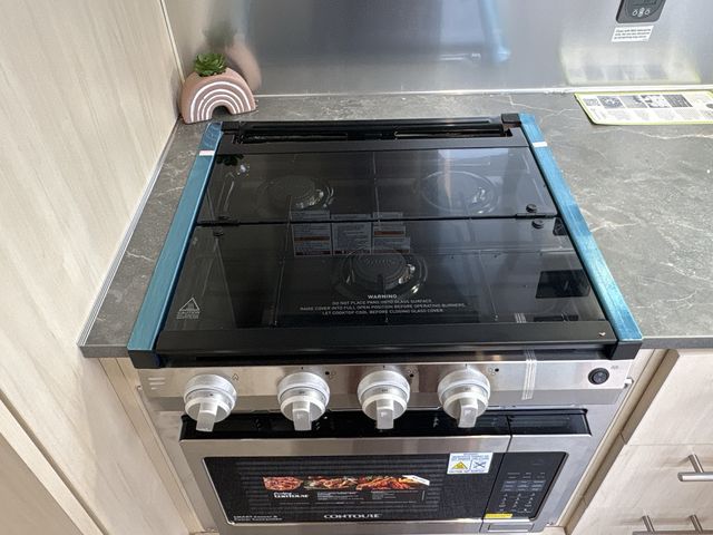 2026 Airstream 25FBT Base