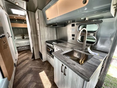 2025 Airstream 27FBQ Base