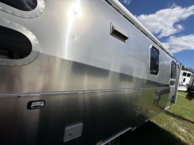 2026 Airstream 27FBQ Base