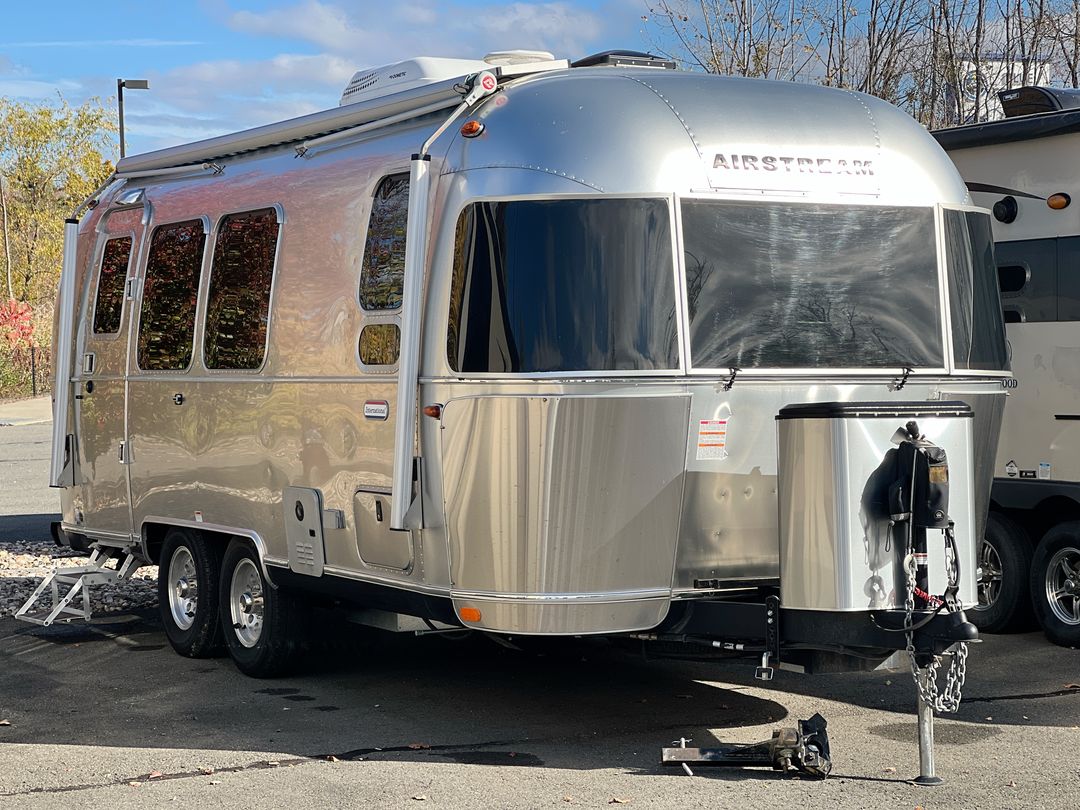 2022 Airstream 23FB Base