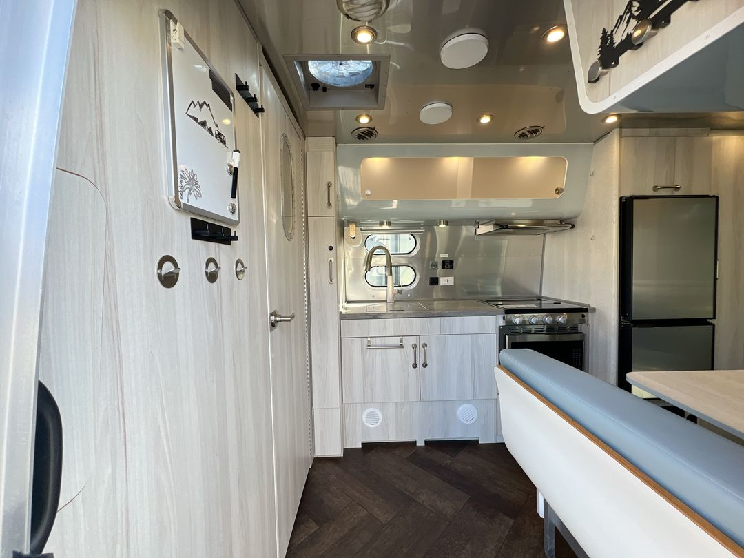 2022 Airstream 23FB Base