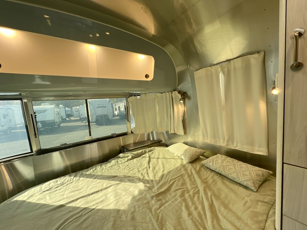 2022 Airstream 23FB Base