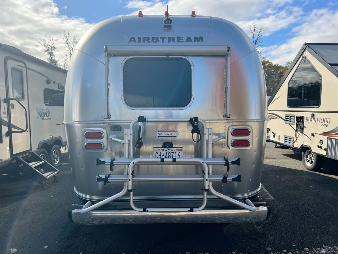 2022 Airstream 23FB Base
