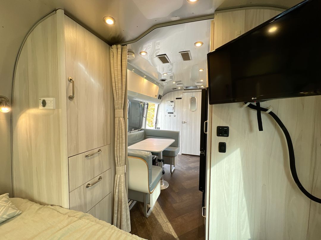 2022 Airstream 23FB Base