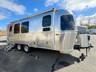 2022 Airstream 23FB Base