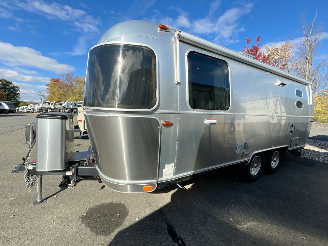 2022 Airstream 23FB Base