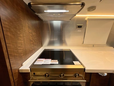 2022 Airstream 25FBQ Base