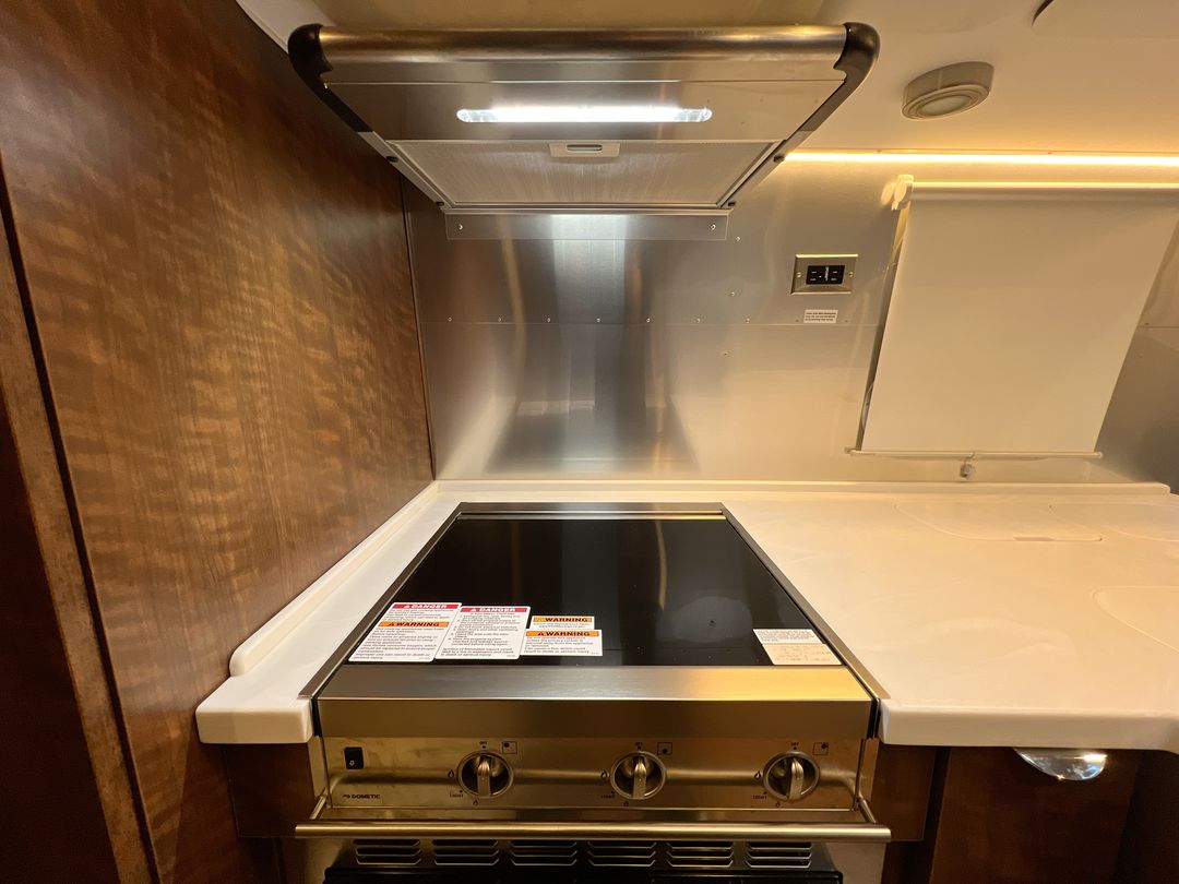 2022 Airstream 25FBQ Base