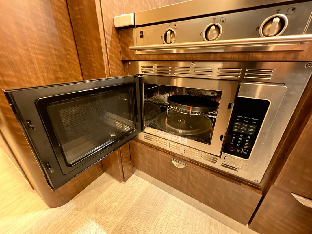 2022 Airstream 25FBQ Base