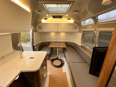 2022 Airstream 25FBQ Base