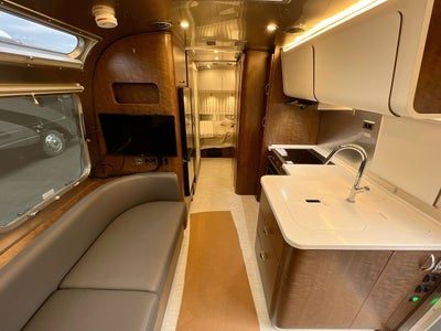 2022 Airstream 25FBQ Base