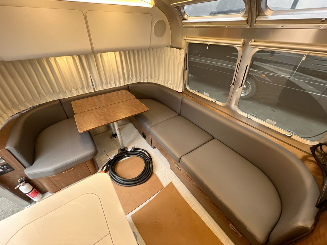 2022 Airstream 25FBQ Base