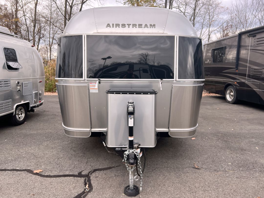2022 Airstream 25FBQ Base