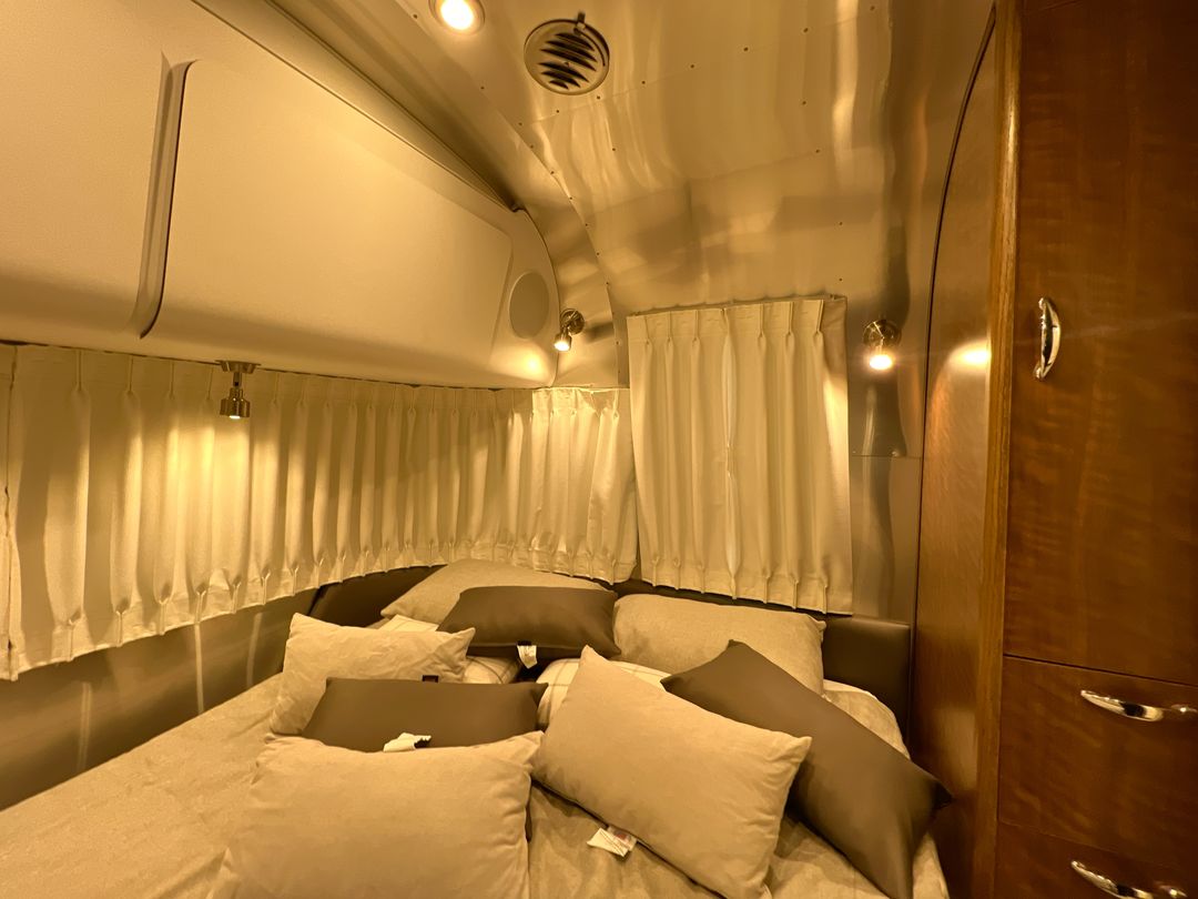 2022 Airstream 25FBQ Base