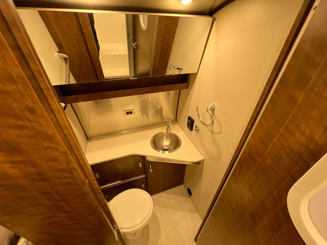 2022 Airstream 25FBQ Base