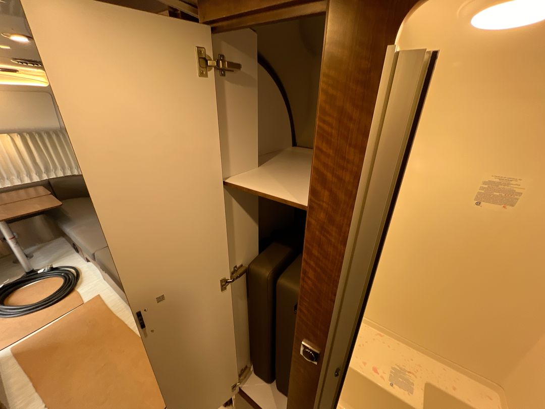 2022 Airstream 25FBQ Base