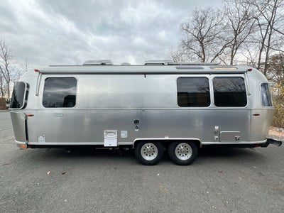 2022 Airstream 25FBQ Base