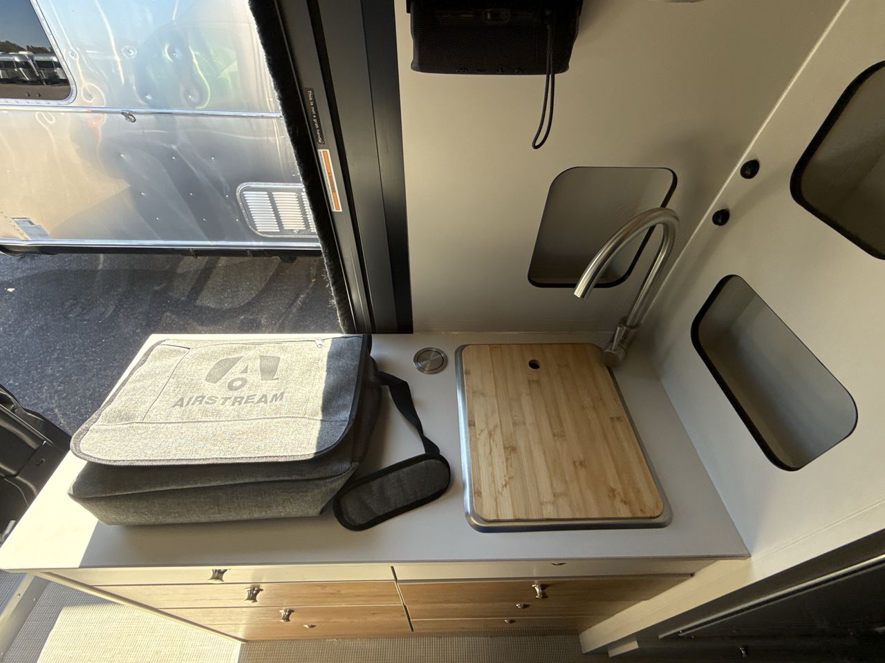 2024 Airstream Rangeline Base