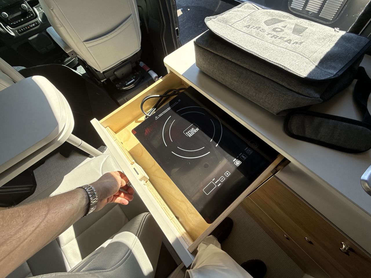 2024 Airstream Rangeline Base