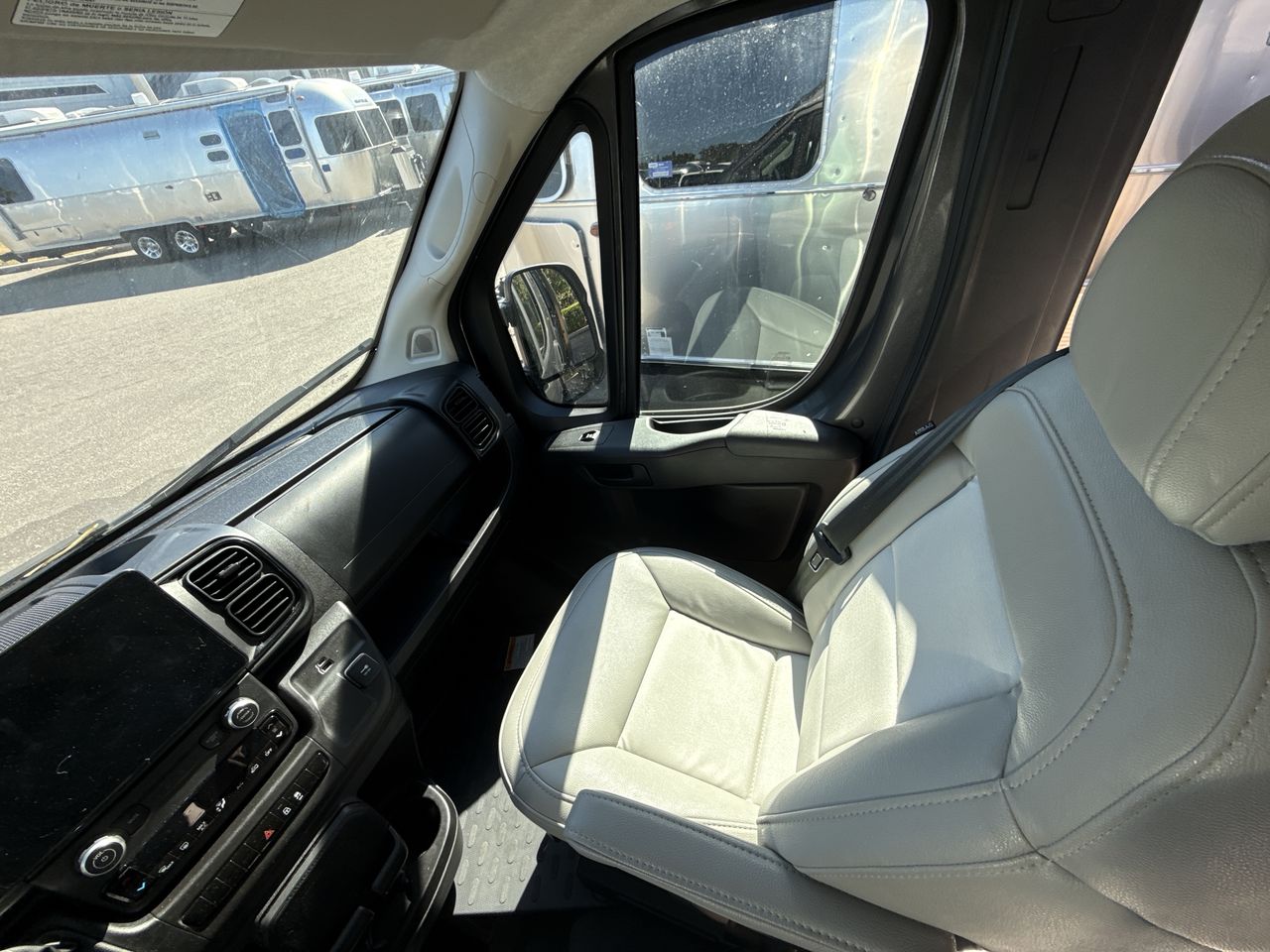 2024 Airstream Rangeline Base