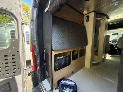 2024 Airstream Rangeline Base