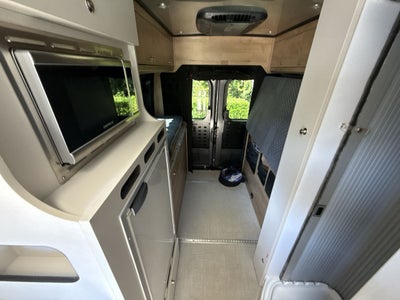 2024 Airstream Rangeline Base