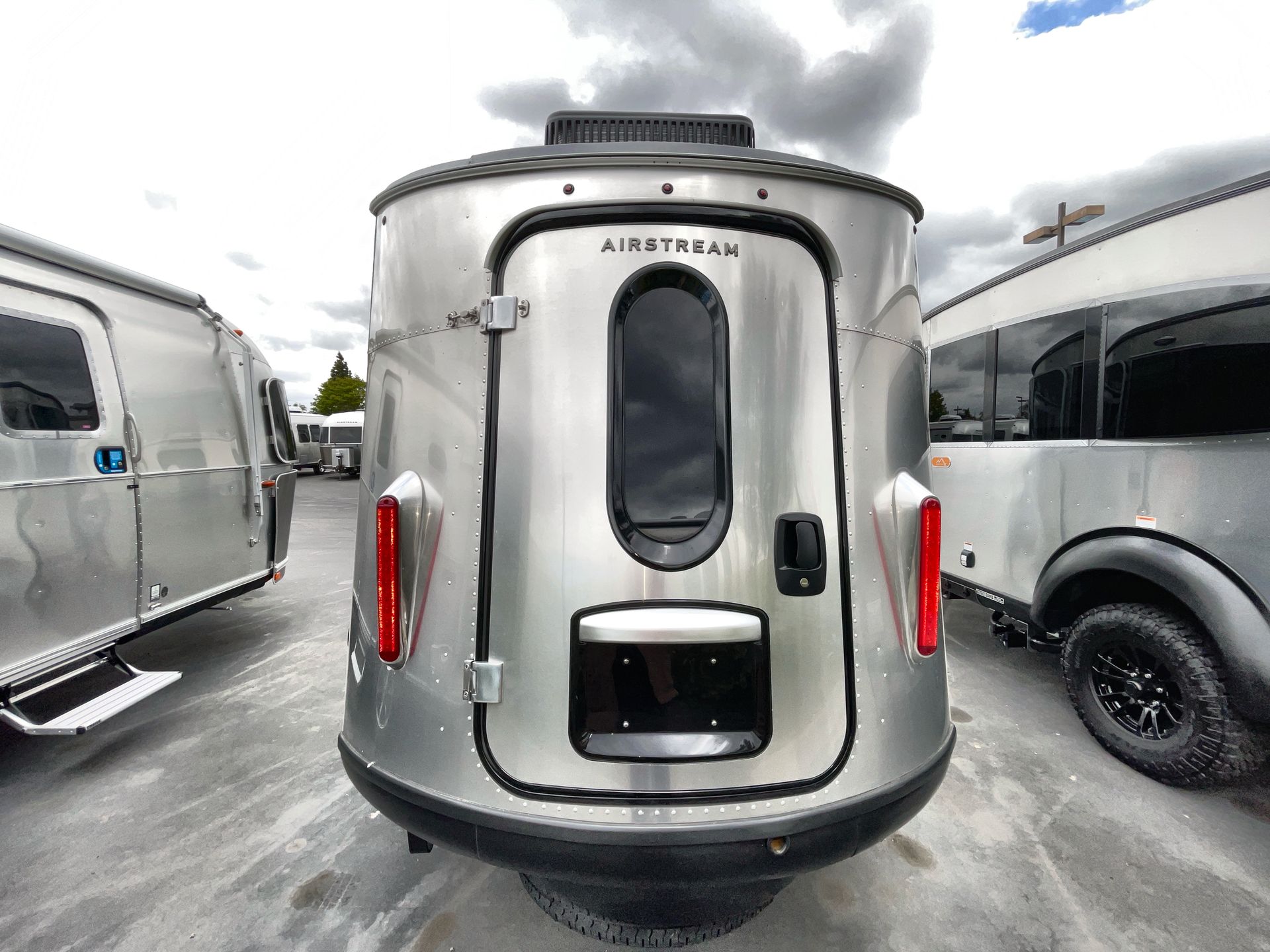 2025 Airstream 16X Base