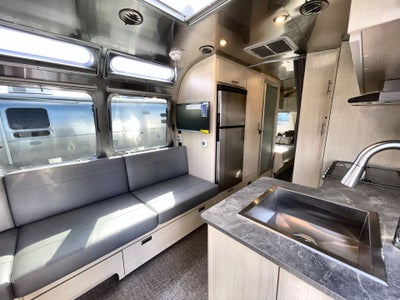 2025 Airstream 25FBT Base