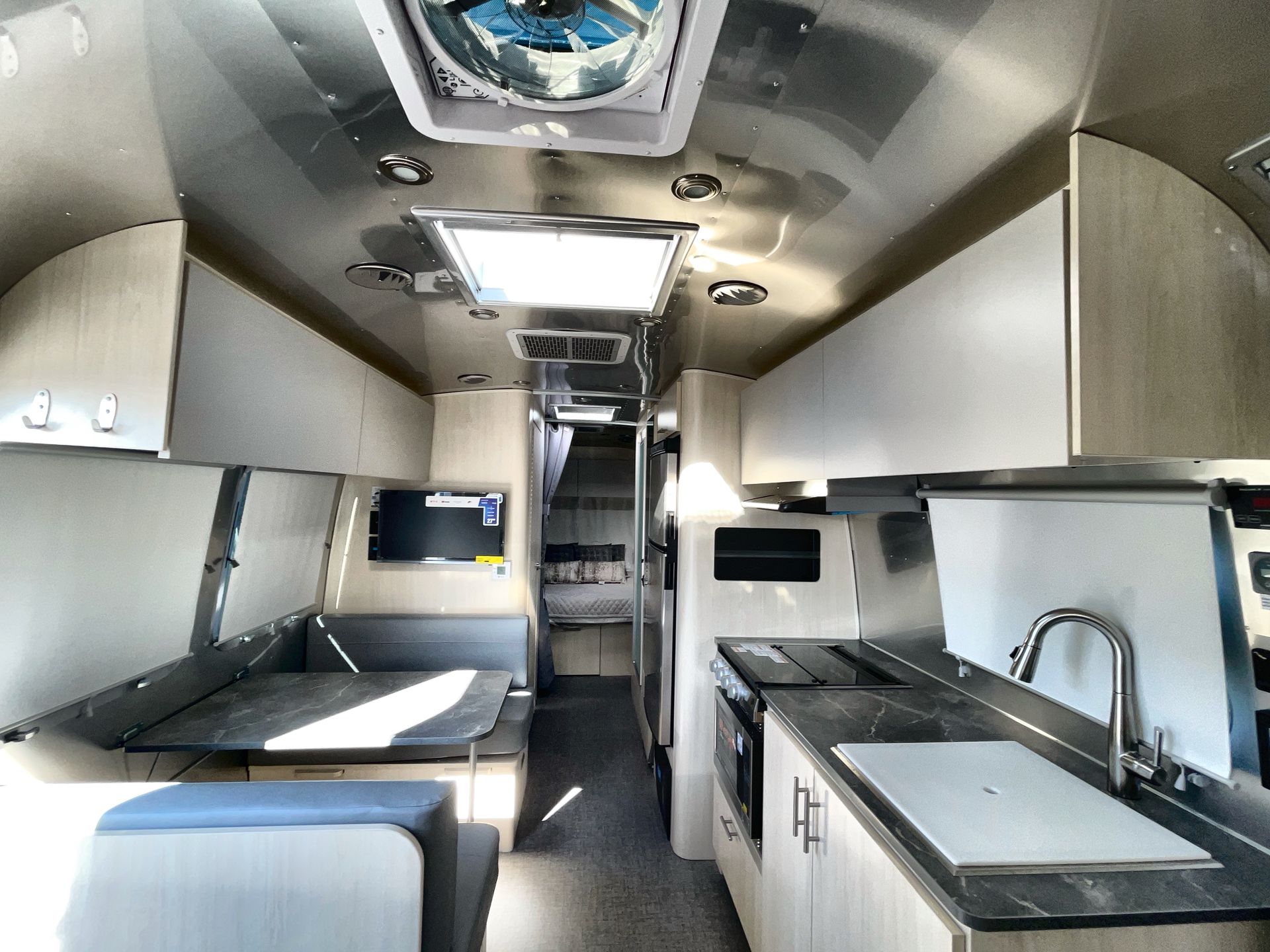 2025 Airstream 28RBQ Base