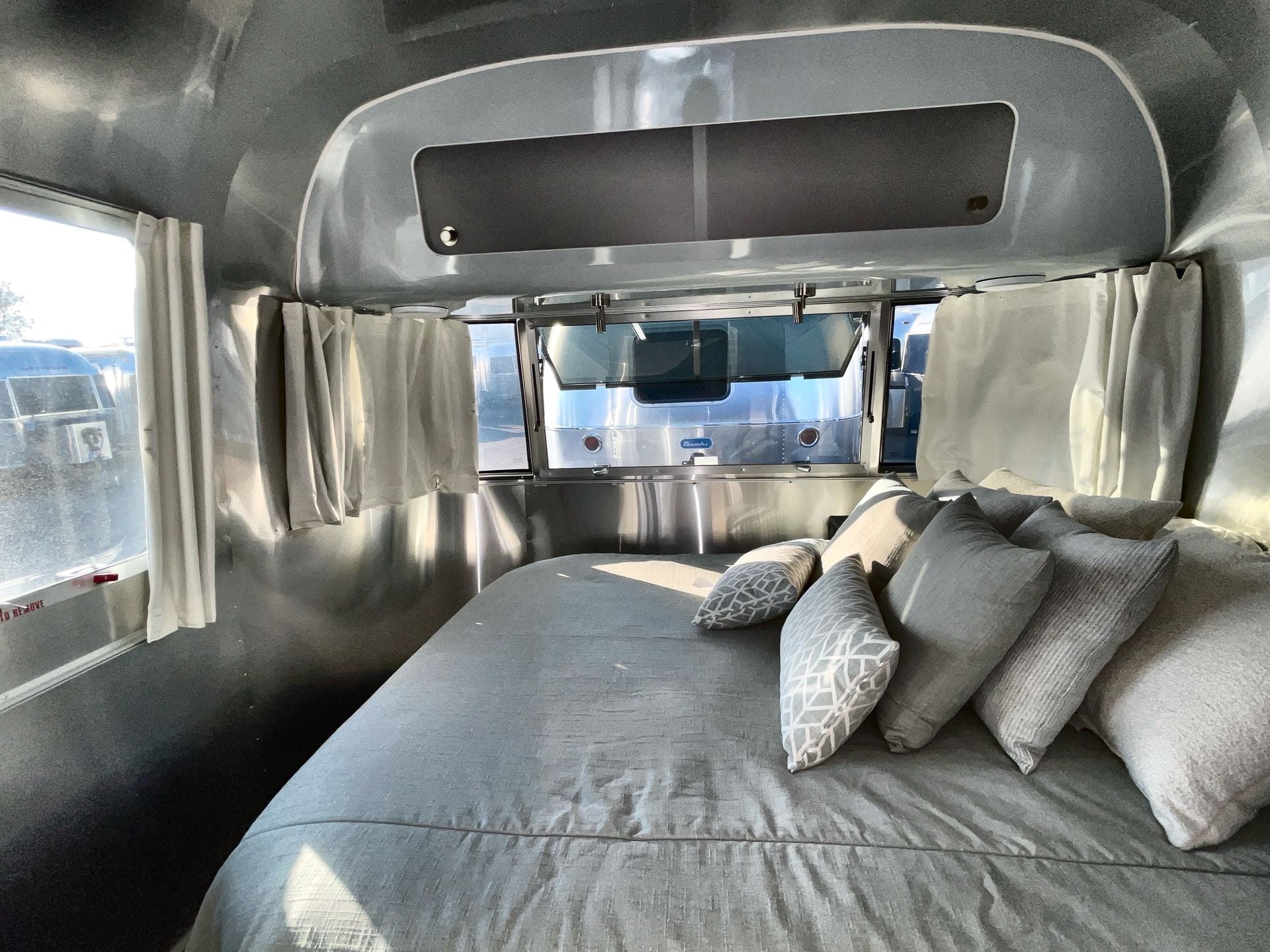 2025 Airstream 25FBQ Base