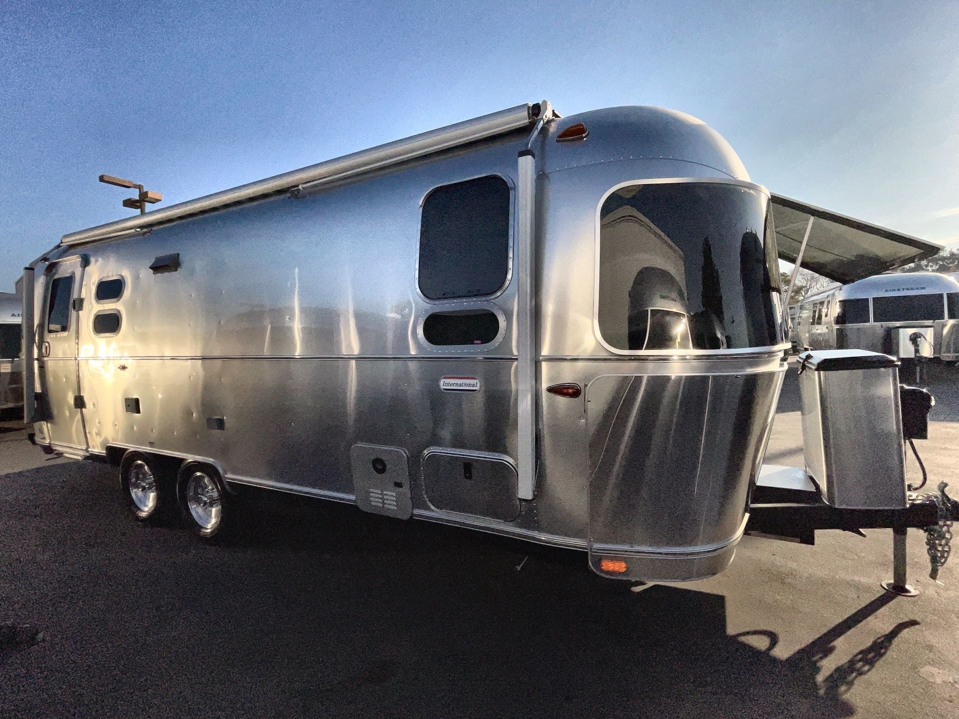 2025 Airstream 25FBQ Base
