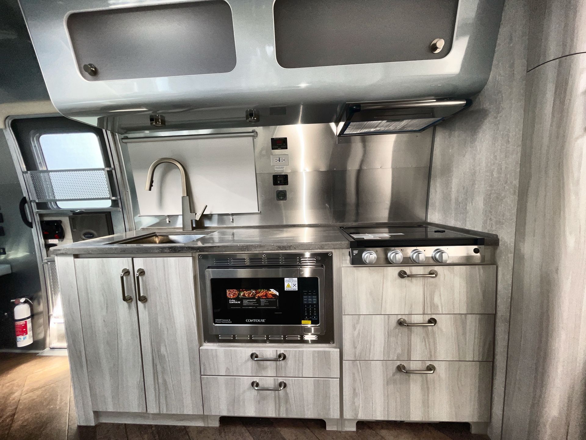2025 Airstream 30RBQ Base