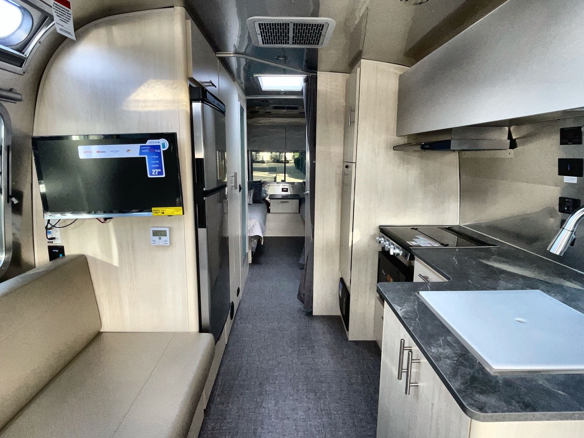 2025 Airstream 27FBT Base