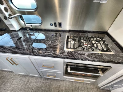 2026 Airstream 33FBQ Base