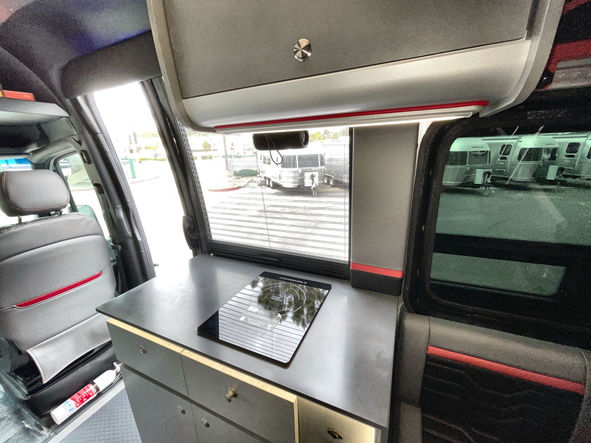 2026 Airstream 19X LE Outland Base