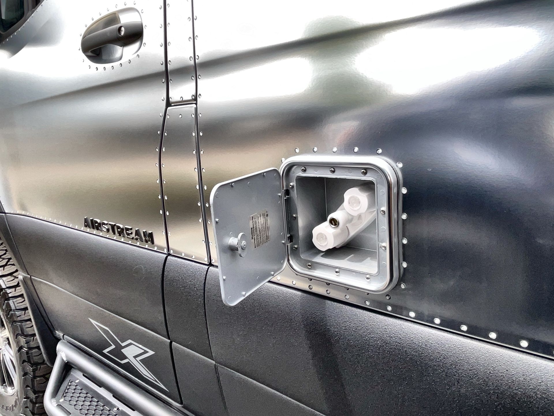 2026 Airstream 19X LE Outland Base