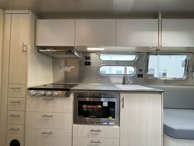 2026 Airstream 30FBBQ Base