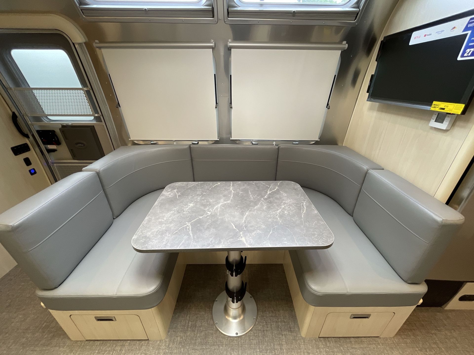 2025 Airstream 30FBBT Base