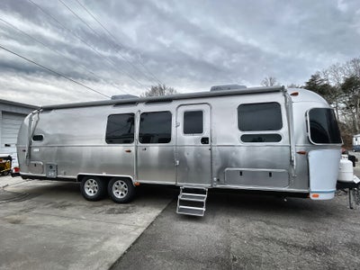 2026 Airstream 30FBBT Base