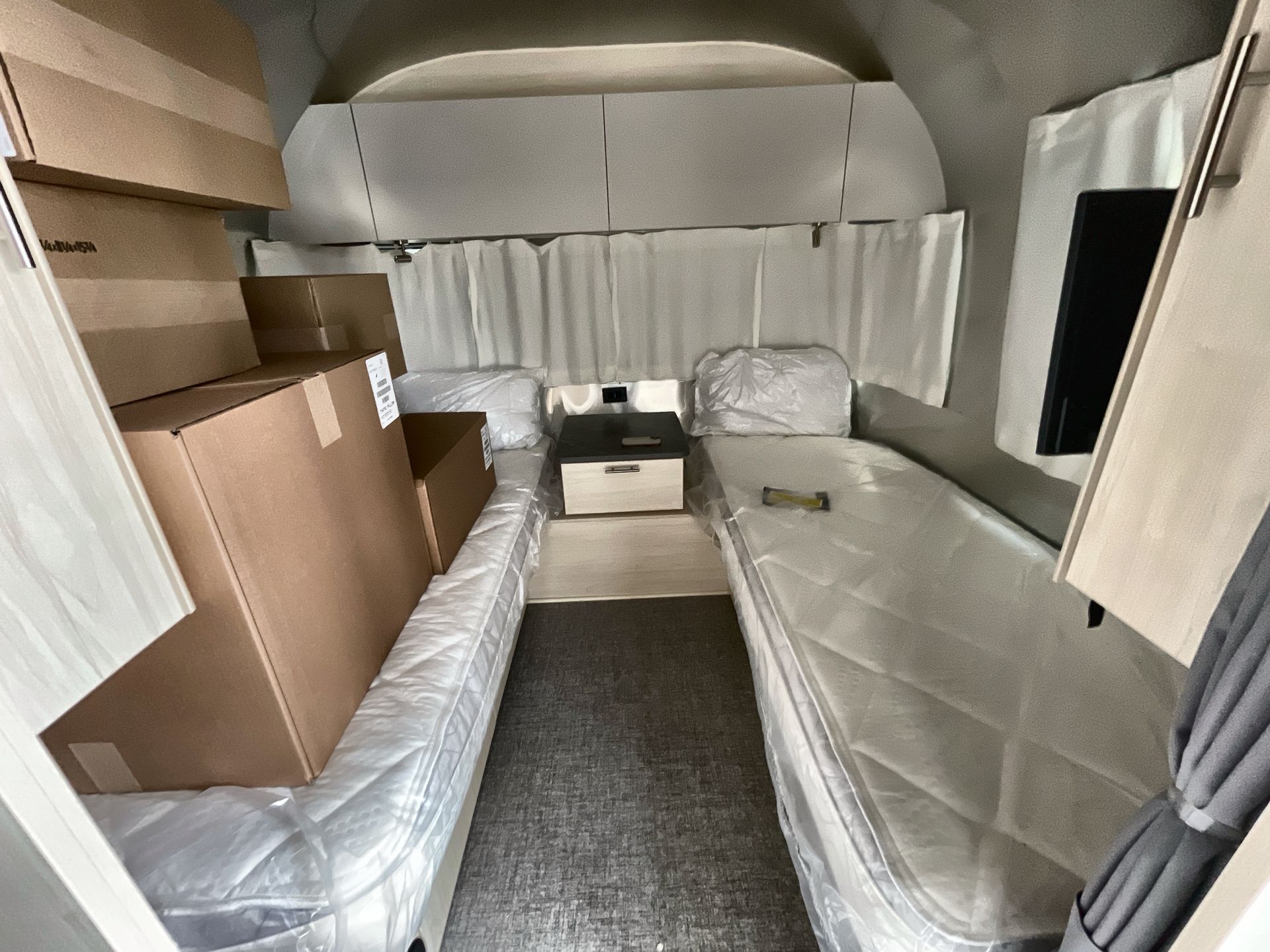 2026 Airstream 30FBBT Base
