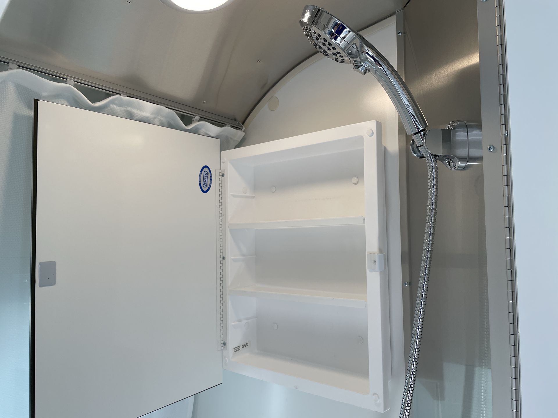 2026 Airstream 16RB Base