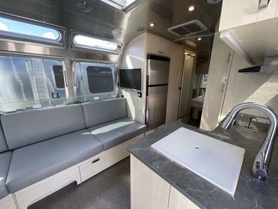 2026 Airstream 25FBQ Base