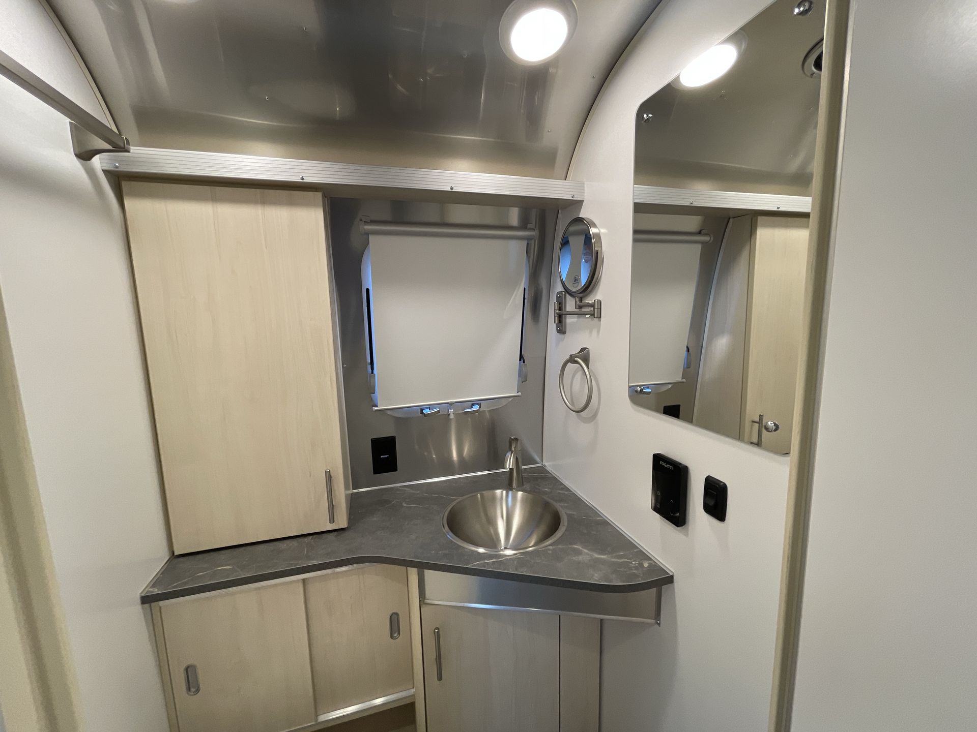 2026 Airstream 25FBT Base