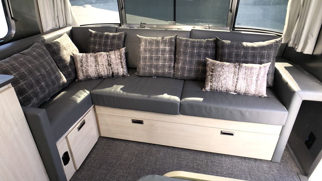 2026 Airstream 28RBT Base