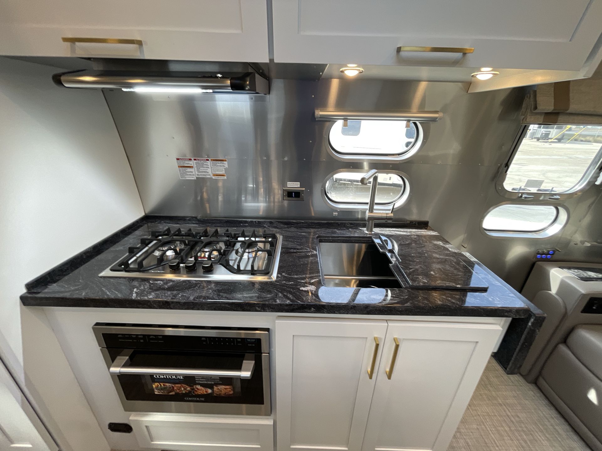 2026 Airstream 28RBT Base