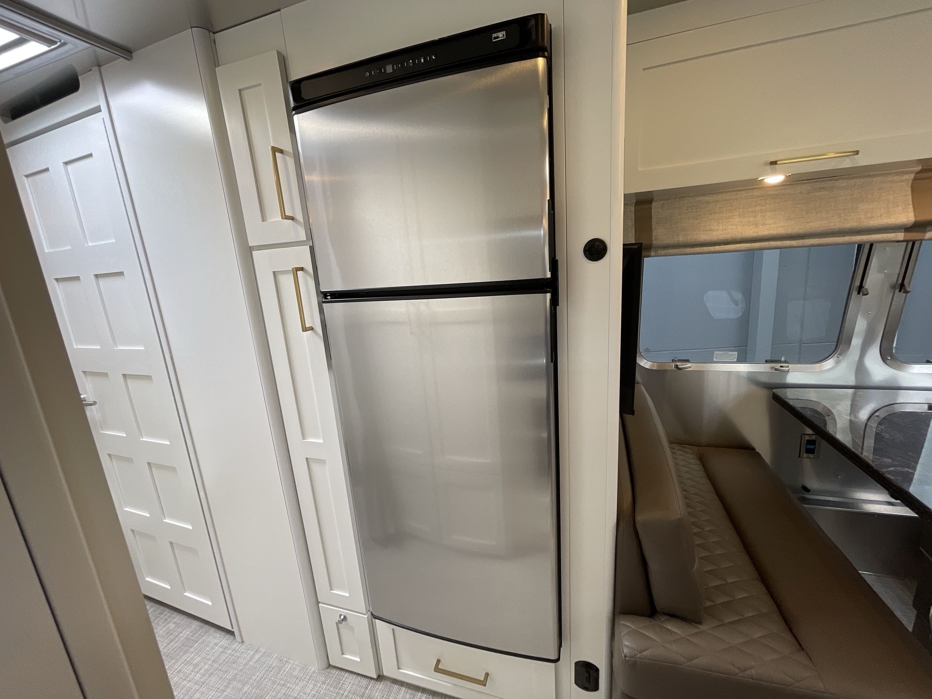 2026 Airstream 30RBT Base