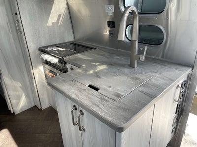 2026 Airstream 25FBQ Base