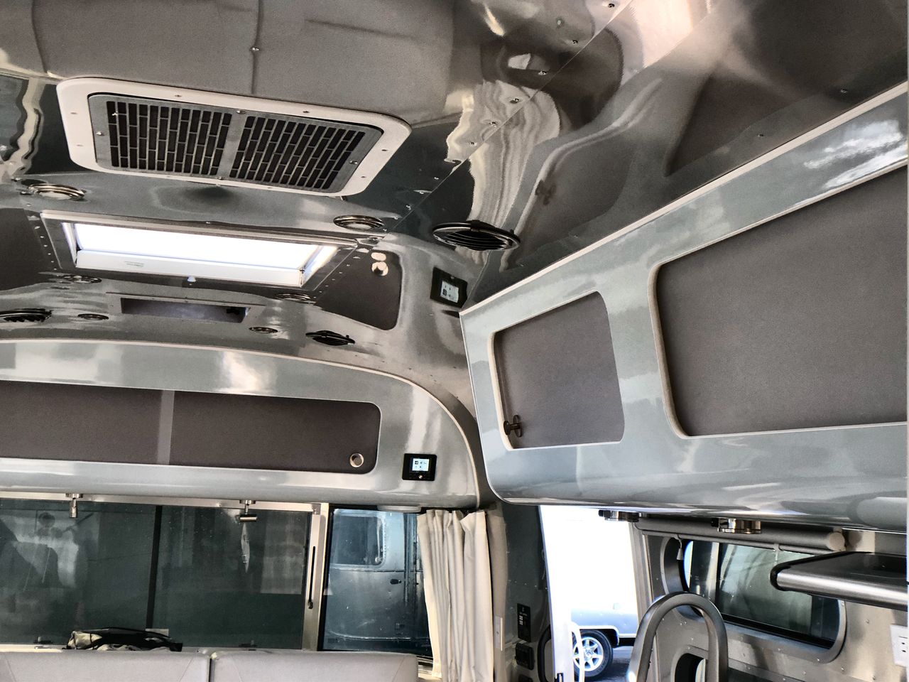 2026 Airstream 30RBT Base