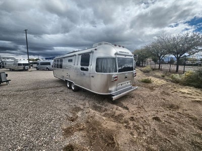 2026 Airstream 30RBQ Base