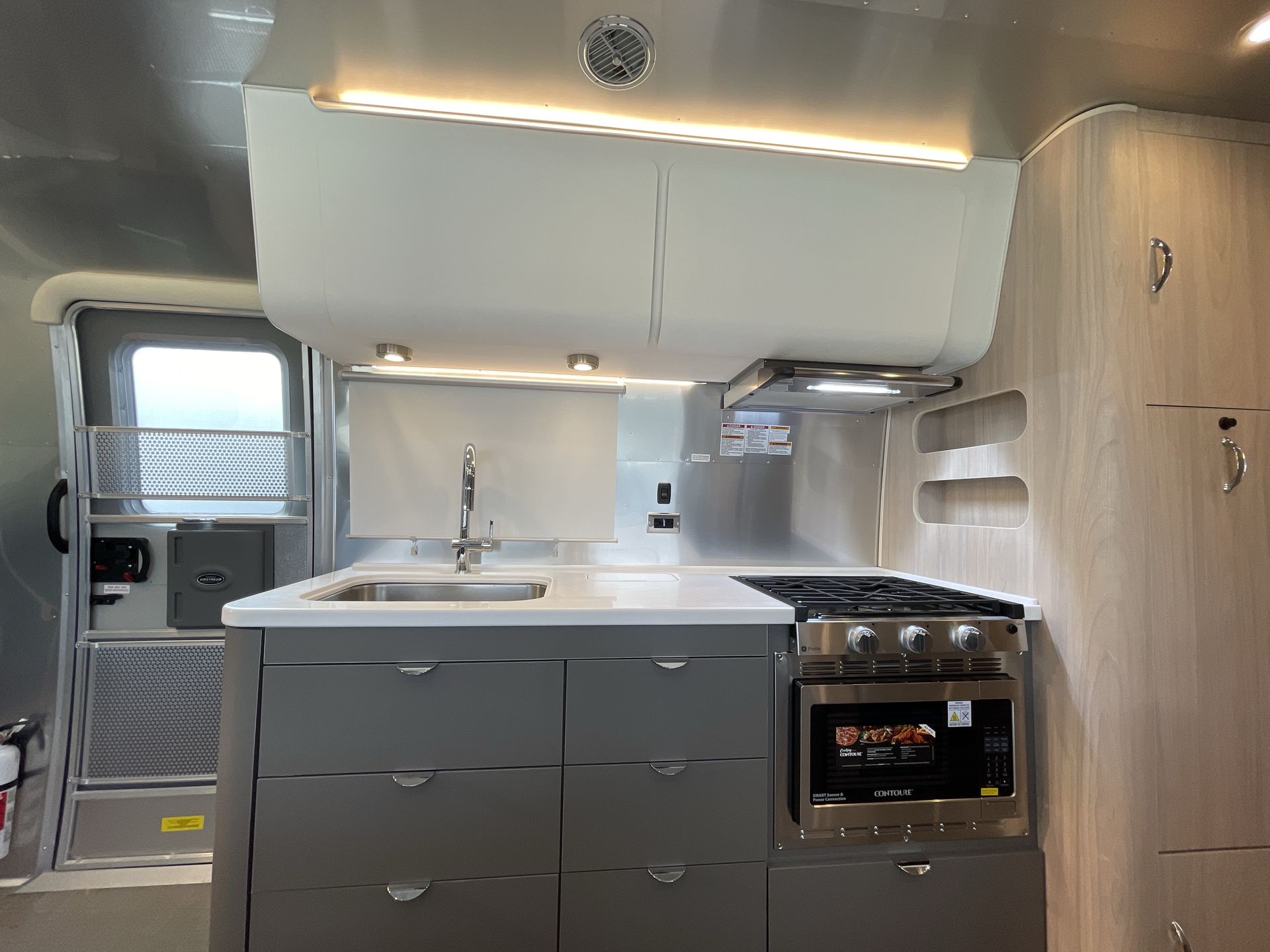 2026 Airstream 30RBT Base